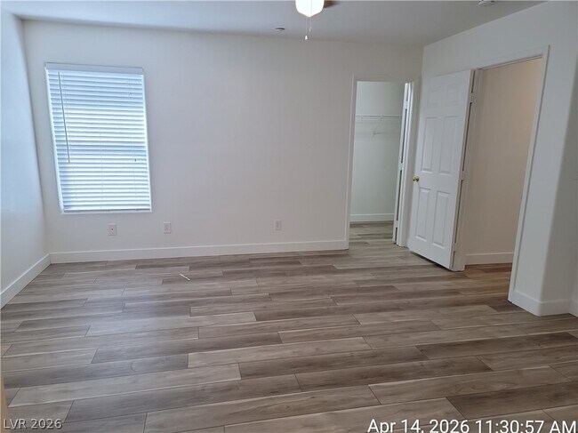 Building Photo - 661 Monument Point St