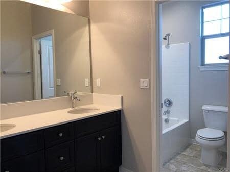 Building Photo - 5900 Nisa Dr