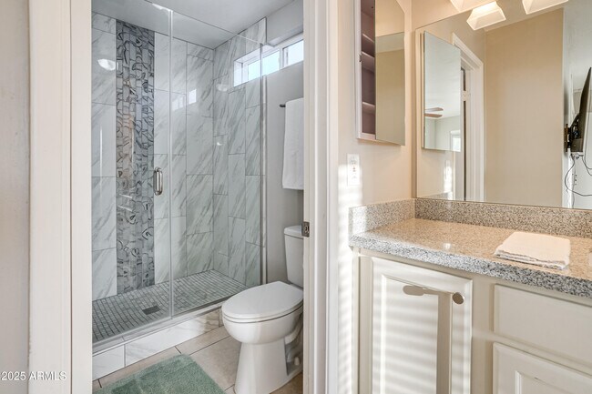 Building Photo - 9819 N 67th Dr
