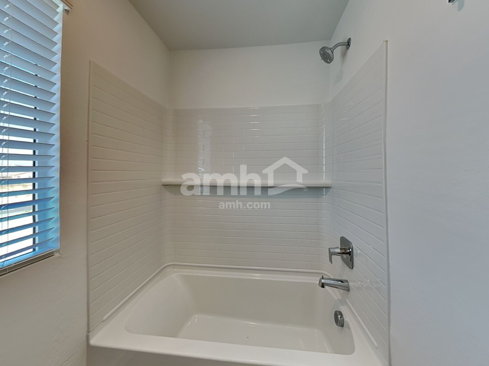 Building Photo - 9739 W Parkway Dr