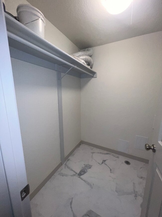 Building Photo - 2 Bed 1 Bath in Boise!