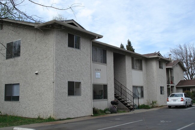 Building Photo - Hemlock Apartments