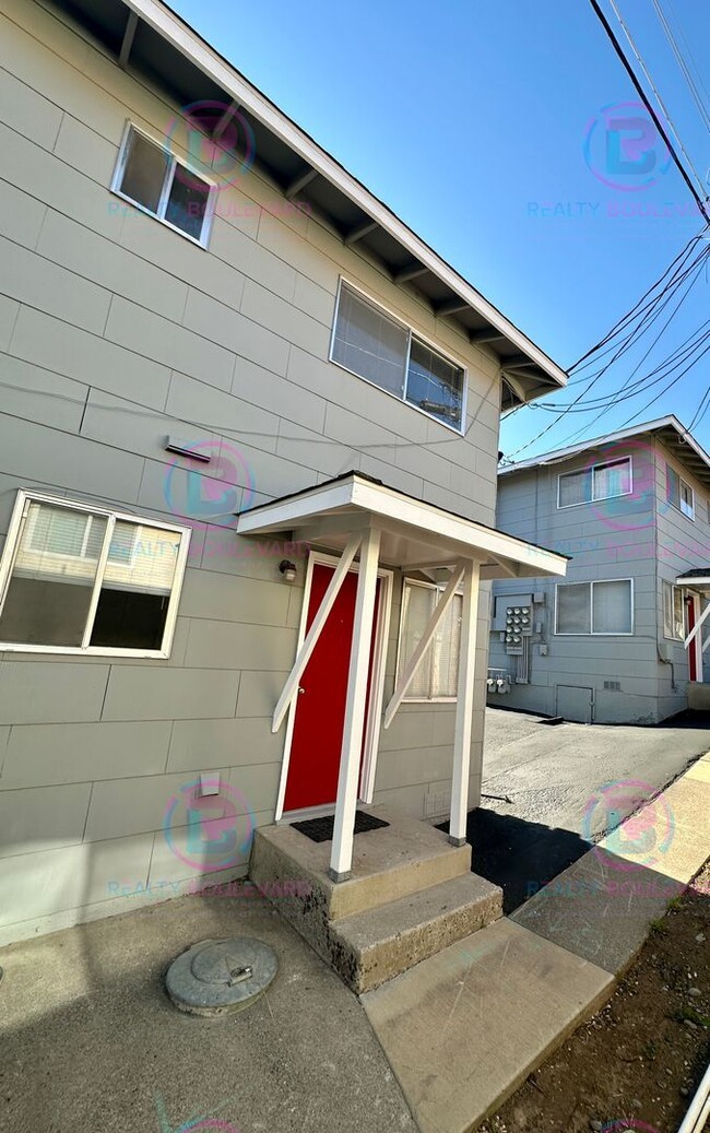 Building Photo - Delightful One-Bedroom + Office Near Idlew...