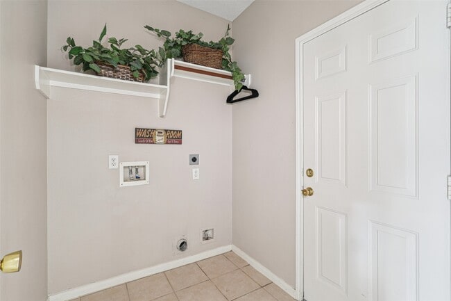 Building Photo - 8002 Cross Trail Dr