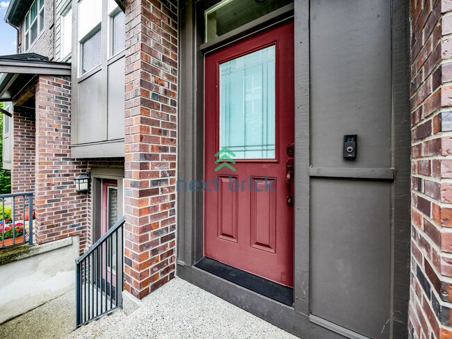 Building Photo - A Sparkling 3 Bed 2.5 Bath Home for Rent!