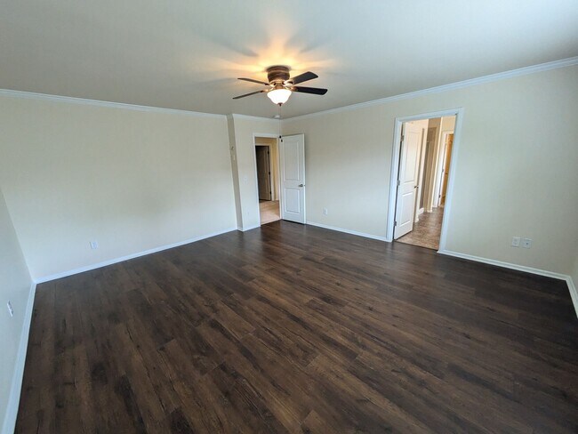 Building Photo - 3100 Eagle Loop NE