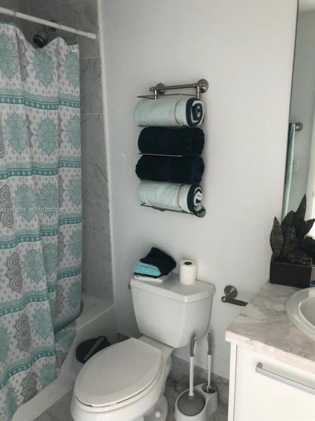 Building Photo - 253 NE 2nd St