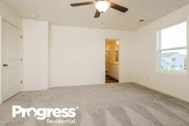 Building Photo - 820 Hydra Ln