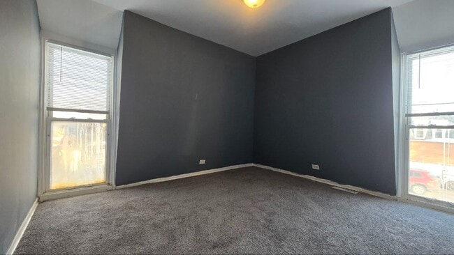 Building Photo - Spacious 3BR / 1.5BA Single-Family Home in Chicago – Available January 19