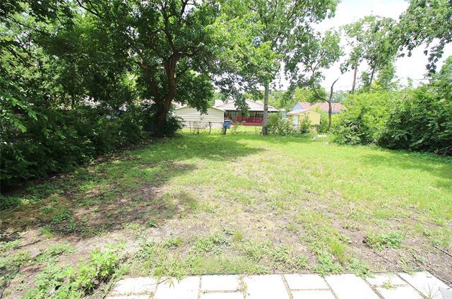Building Photo - 1225 Lakeside Dr