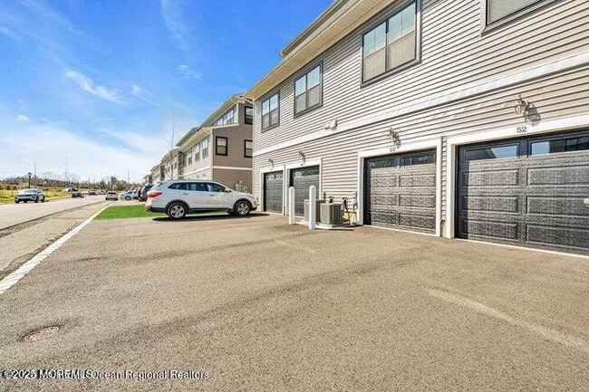 Building Photo - 50 Midway Rd S