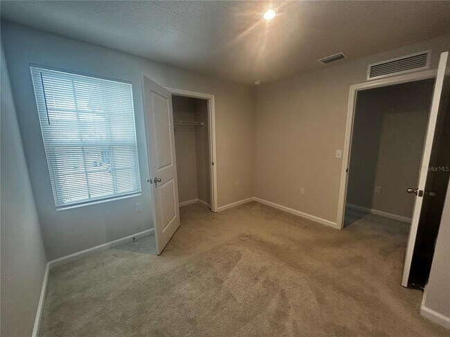 Building Photo - 14124 Crimson Ave