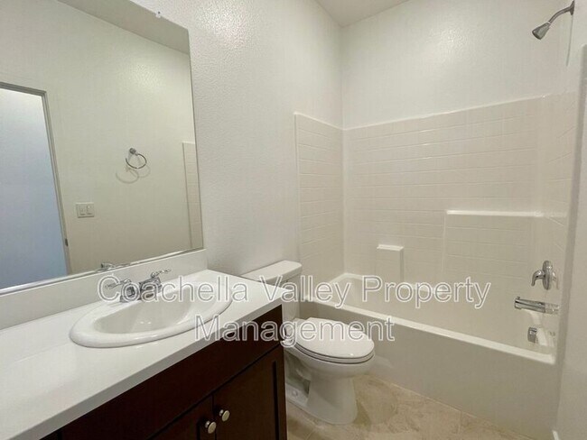 Building Photo - 11611 S Crescent St