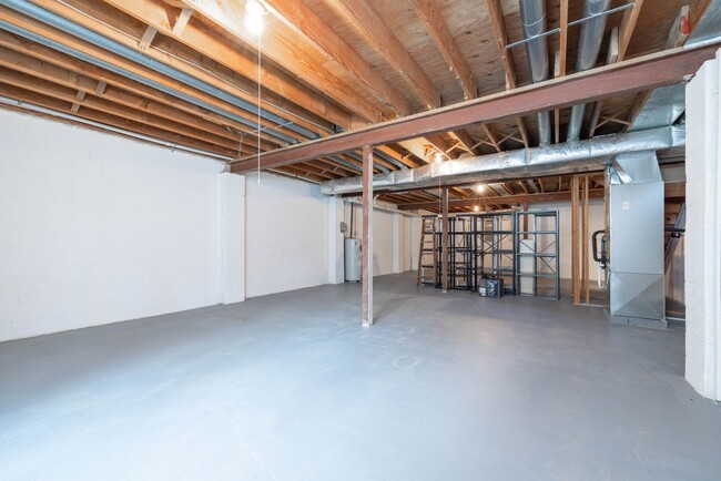 Building Photo - 16 Kelso Ct