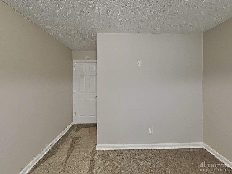 Building Photo - 102 Melleray Ct