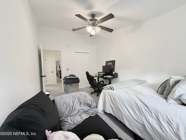 Building Photo - 7634 Rain Forest Dr W