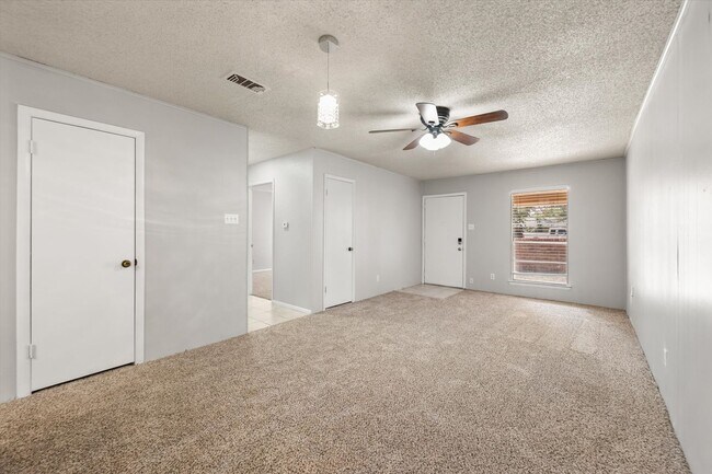 Building Photo - 1803 Harry Ct