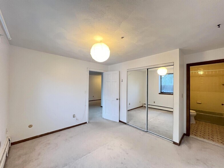 Building Photo - 25 Linden Ave