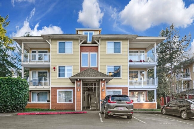 Building Photo - Charming 1 Bedroom Sammamish Condo
