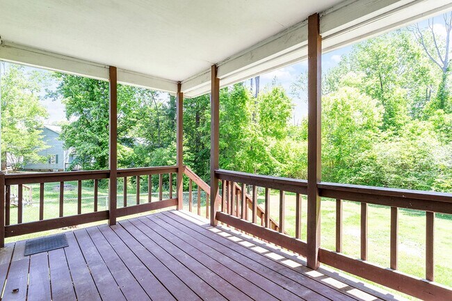 Building Photo - 7 Jadewood Ct