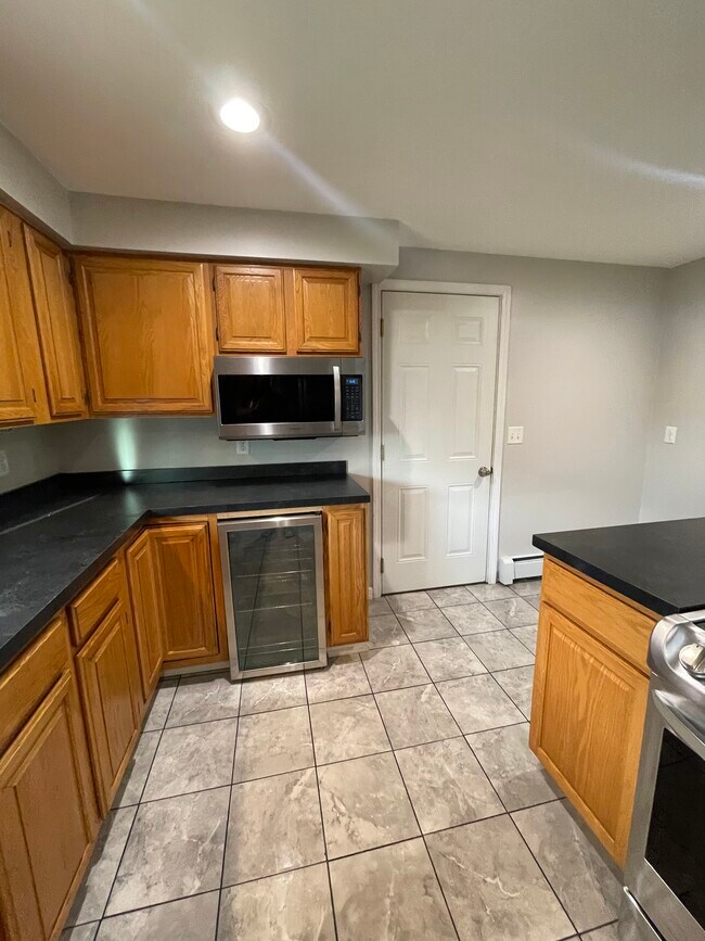 Building Photo - 1009 Beechwood Ln