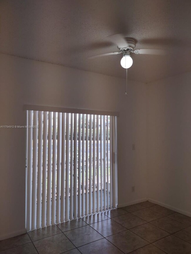 Building Photo - 680 Cypress Club Way