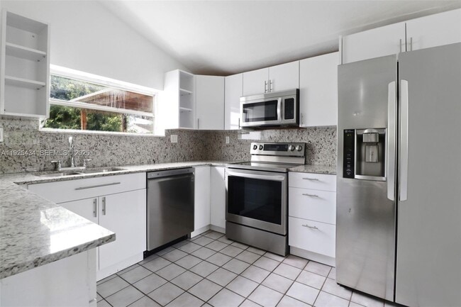 Building Photo - 4630 SW 13th Terrace