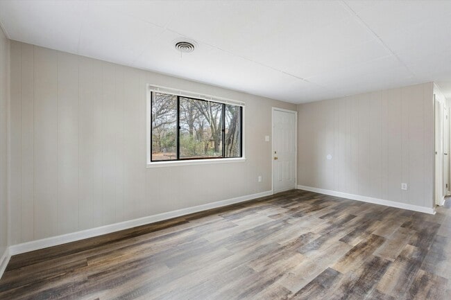 Building Photo - 3615 Sunrise St