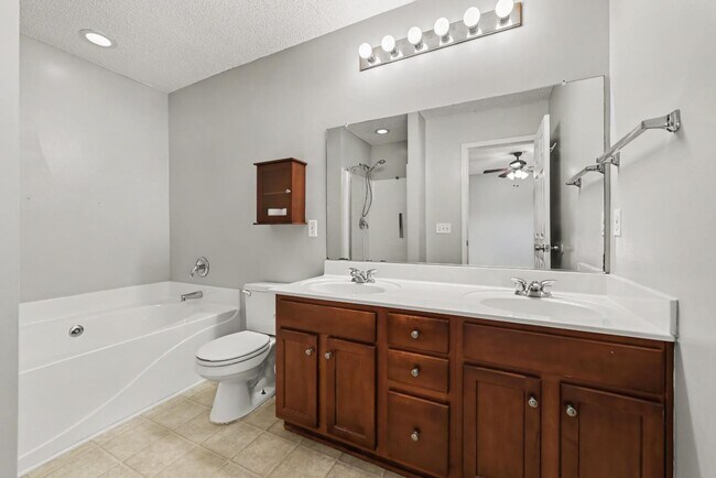 Building Photo - 109 Larkspur Dr