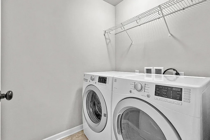 Building Photo - 205 SW 48th St