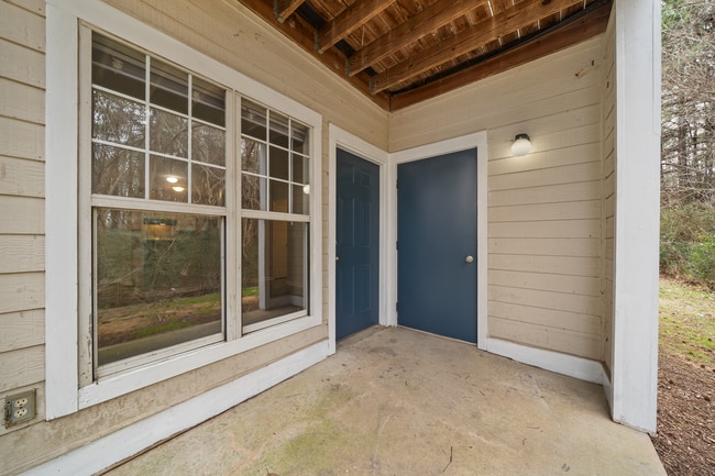 Building Photo - 2431 Hill St