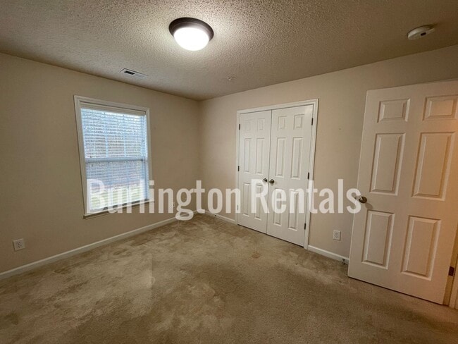 Building Photo - Condo / W. Burlington