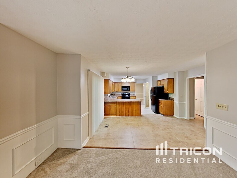 Building Photo - 1720 Ridgefield Dr