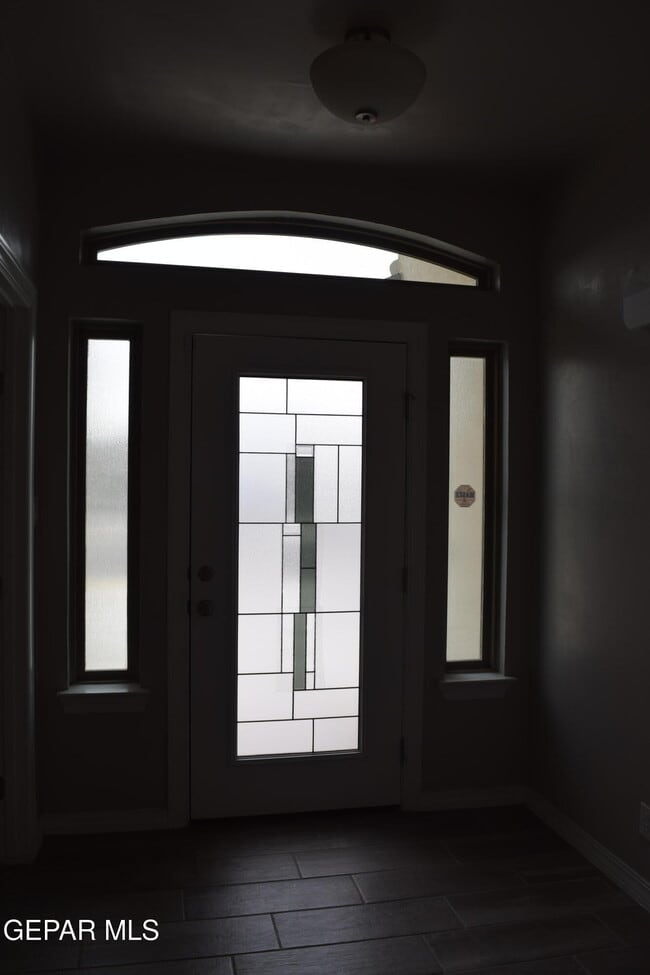 Building Photo - 355 Sol Ct