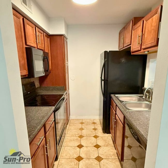 Building Photo - 1401 S Palmetto Ave