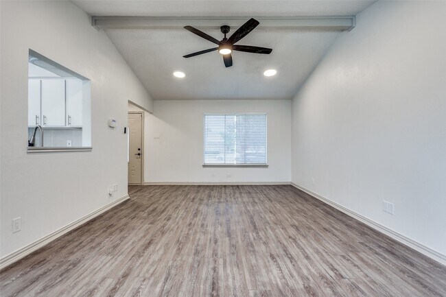 Building Photo - 2128 Trellis Pl