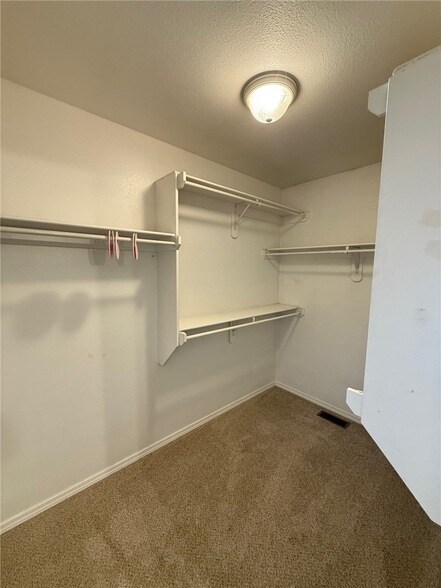 Building Photo - 2151 Skyler Dr