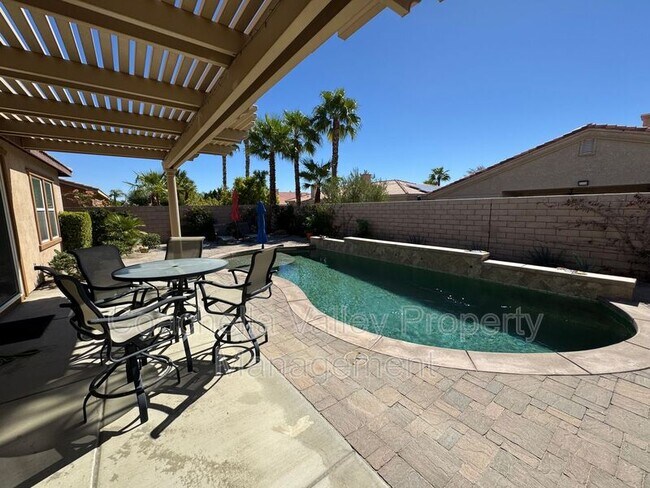 Building Photo - 74049 Kingston Ct W