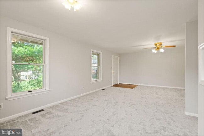 Building Photo - 318 Evergreen Mills Rd