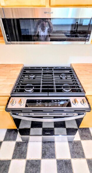 Building Photo - 1355 Magnolia Curve