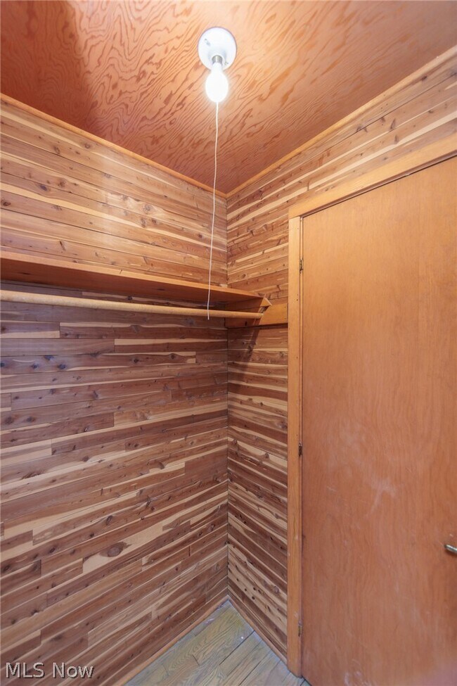 Building Photo - 2539 Warrensville Center Rd