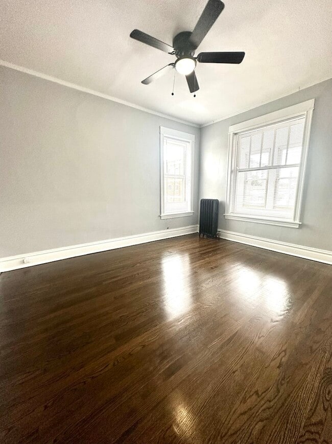 Building Photo - 1253 W Rosemont Ave