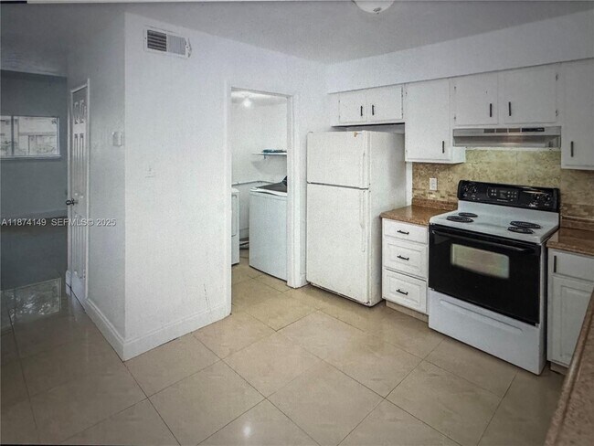 Building Photo - 3984 Crayrich Cir