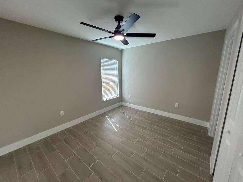Building Photo - New construction 4/3  off Gator Circle