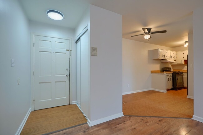 Building Photo - 4696 Tarryton Ct S