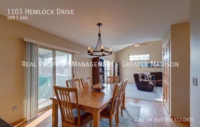 Building Photo - 1103 Hemlock Dr