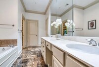 Building Photo - 2848 Woodside St