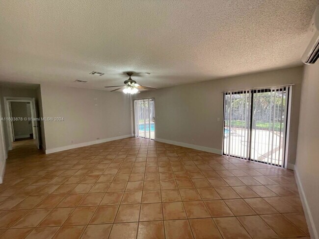 Building Photo - 15972 E Wind Cir
