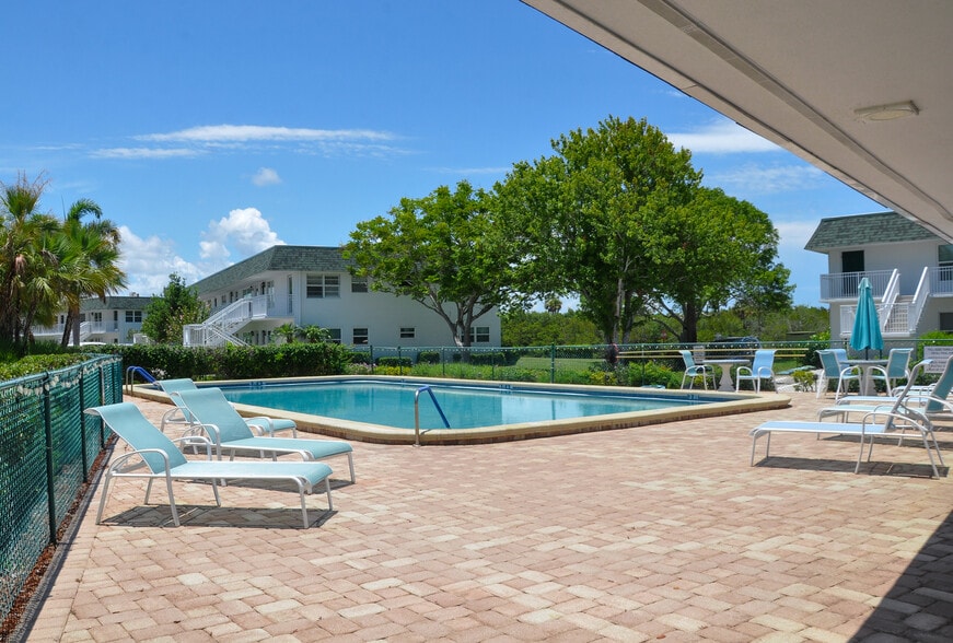 Building Photo - 2800 Indian River Blvd