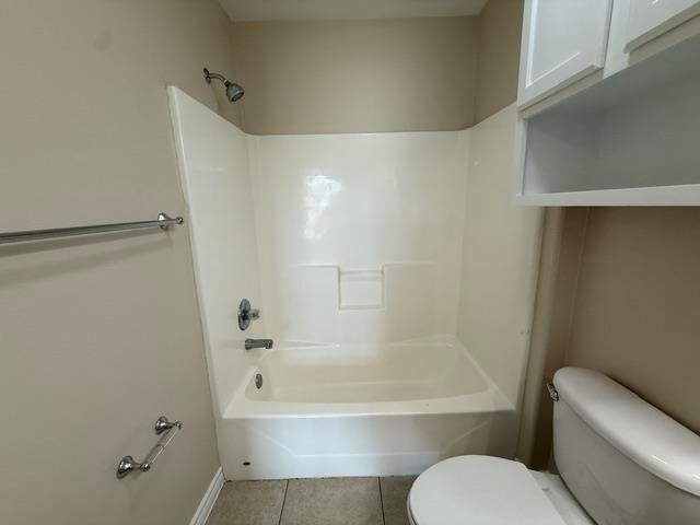 Building Photo - 2720 Camelot Dr
